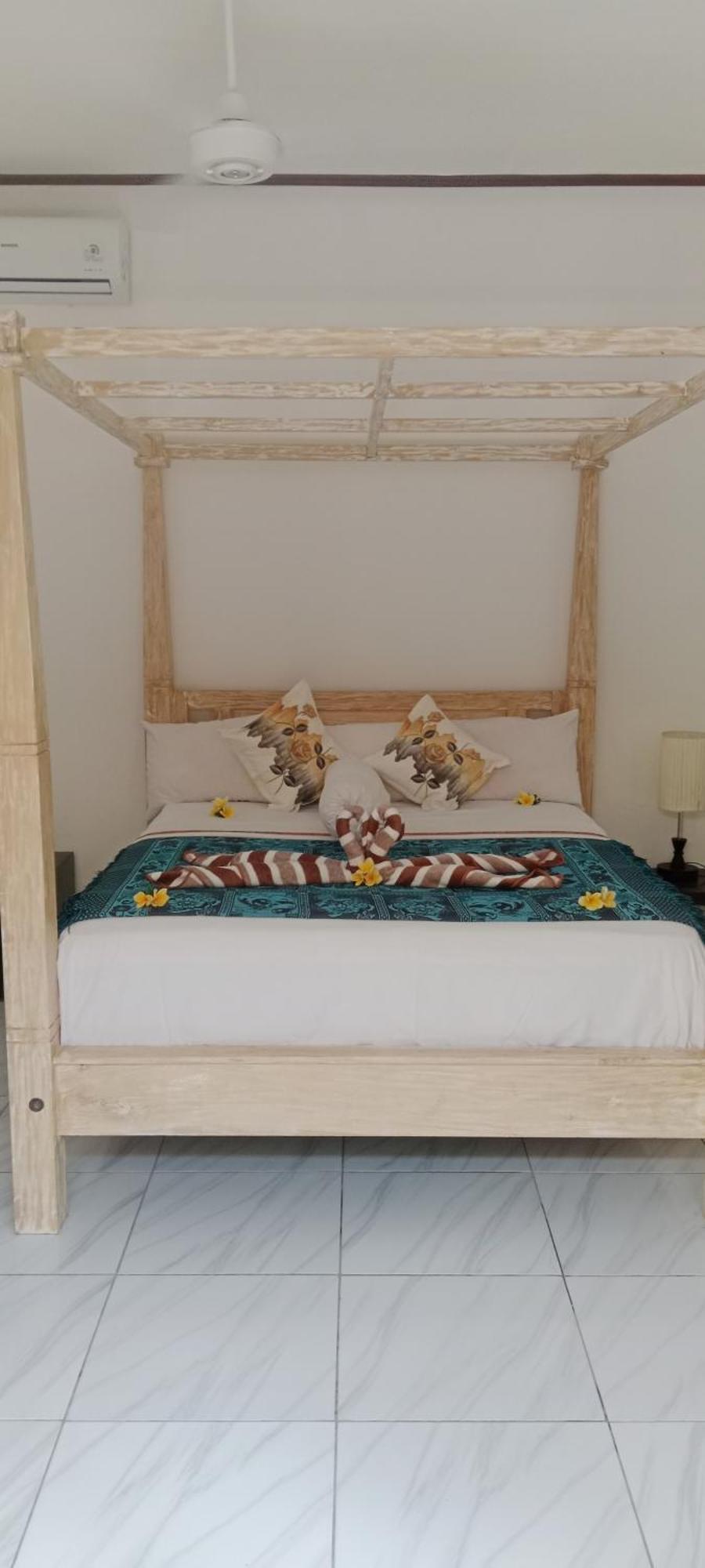 Beten Enjung Home Stay&Waroeng アメッド エクステリア 写真