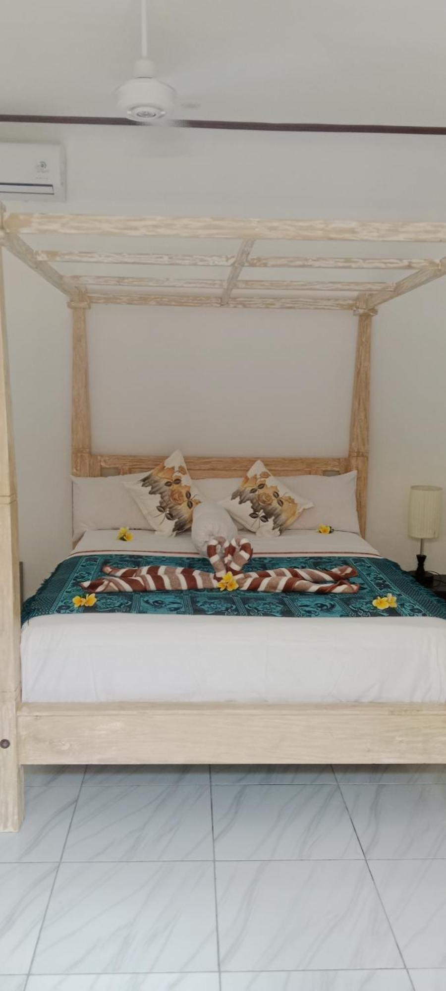 Beten Enjung Home Stay&Waroeng アメッド エクステリア 写真
