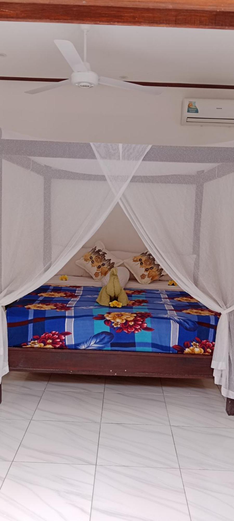 Beten Enjung Home Stay&Waroeng アメッド エクステリア 写真