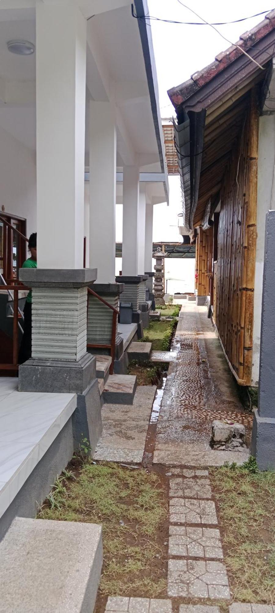 Beten Enjung Home Stay&Waroeng アメッド エクステリア 写真