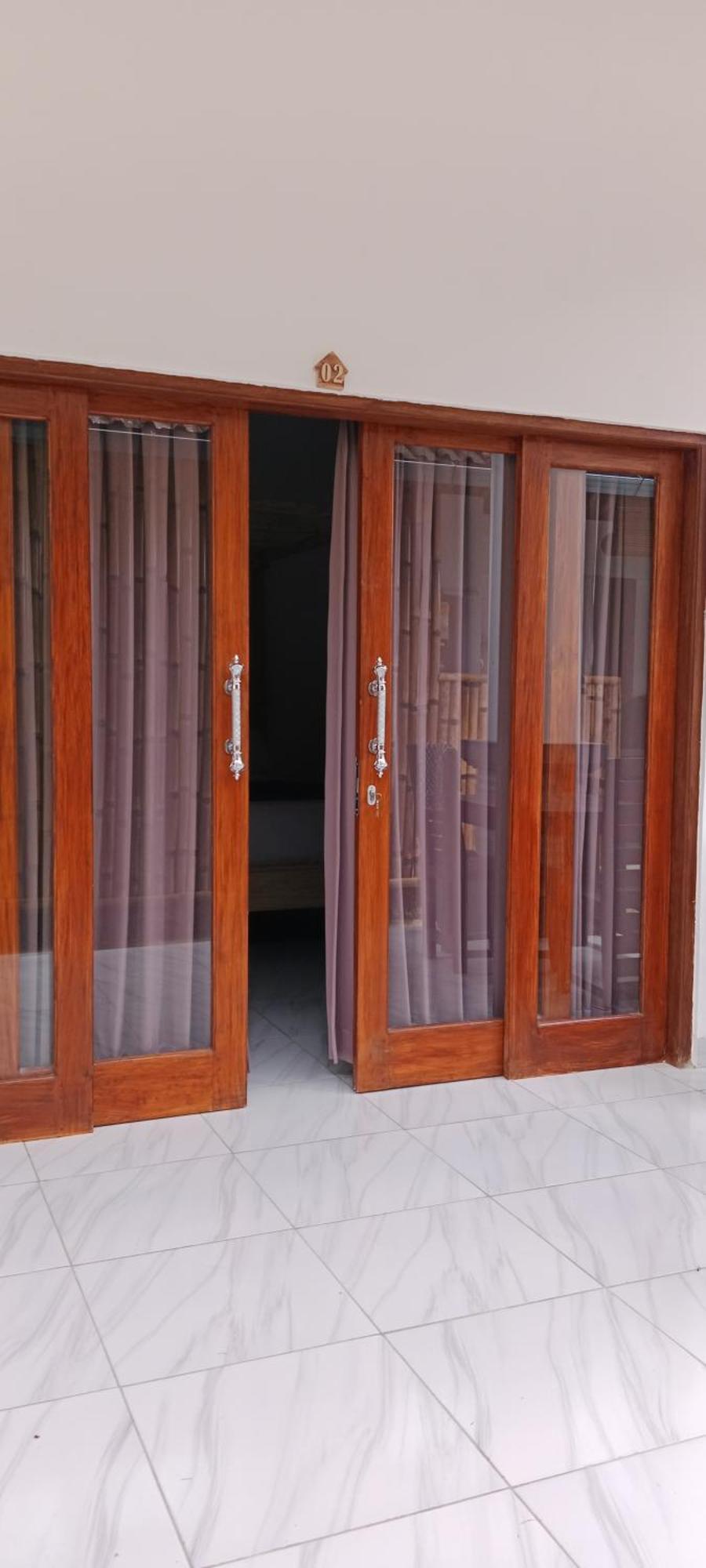 Beten Enjung Home Stay&Waroeng アメッド エクステリア 写真
