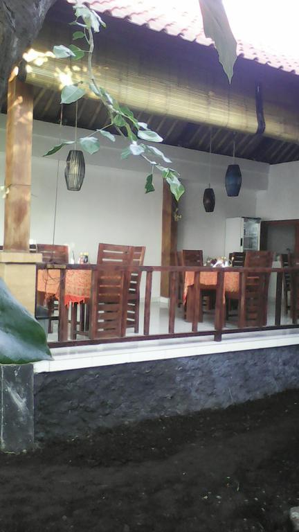 Beten Enjung Home Stay&Waroeng アメッド エクステリア 写真