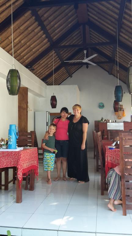 Beten Enjung Home Stay&Waroeng アメッド エクステリア 写真