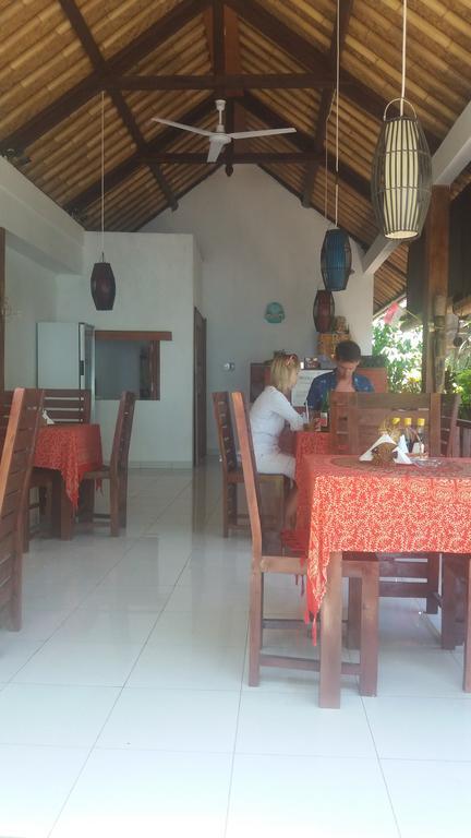Beten Enjung Home Stay&Waroeng アメッド エクステリア 写真